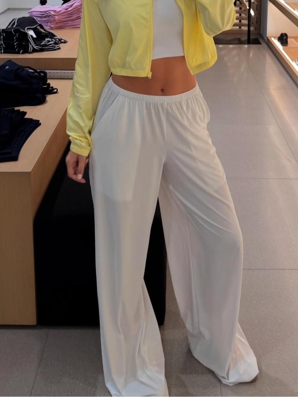Alo Breezy Wide Leg Pant (Long) White Size Small NWT